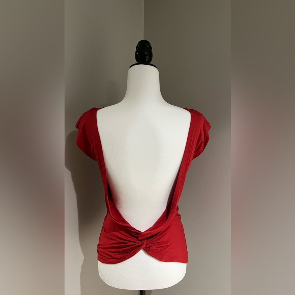 Muchacha backless short sleeve top